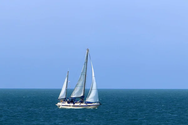 Een Kleine Jacht Middellandse Zee Uit Kust Van Israël — Stockfoto