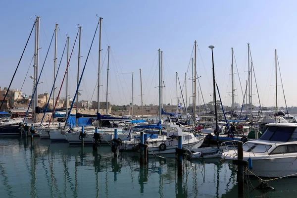 Piccolo Yacht Nel Mar Mediterraneo Largo Della Costa Israele — Foto Stock