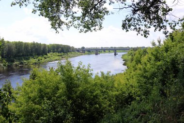 Köprü - bir engel dikilmiş bir yapay yapısı 