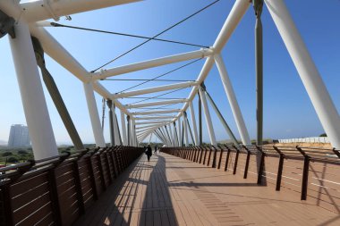 Köprü - bir engel dikilmiş bir yapay yapısı 