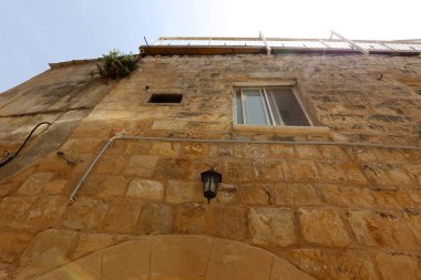 Fener - taşınabilir veya sabit yapay ışık kaynağı 