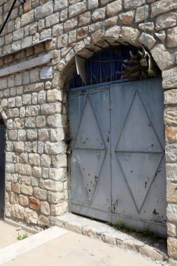 Kapı - duvar girmek ve oda bırakarak bir açılış 