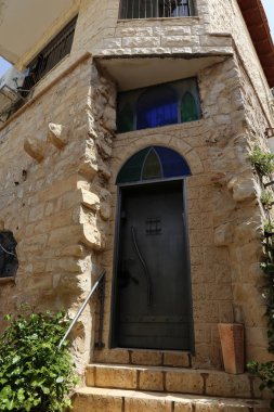 Kapı - duvar girmek ve oda bırakarak bir açılış 