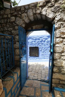 Kapı - duvar girmek ve oda bırakarak bir açılış 