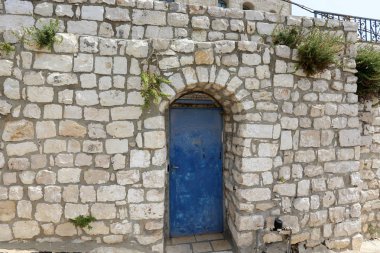 Kapı - duvar girmek ve oda bırakarak bir açılış 