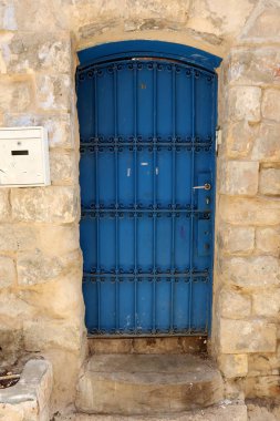 Kapı - duvar girmek ve oda bırakarak bir açılış 