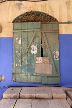 Kapı - duvar girmek ve oda bırakarak bir açılış 