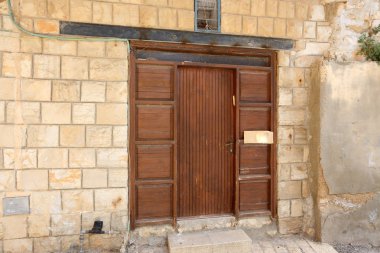 Kapı - duvar girmek ve oda bırakarak bir açılış 