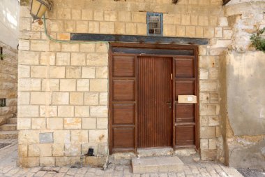 Kapı - duvar girmek ve oda bırakarak bir açılış 