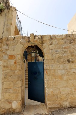 Kapı - duvar girmek ve oda bırakarak bir açılış 