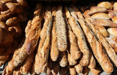 çarşı Akko kentinde, fırın ürünleri satılmaktadır 