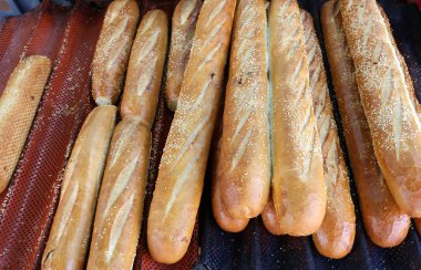 çarşı Akko kentinde, fırın ürünleri satılmaktadır 