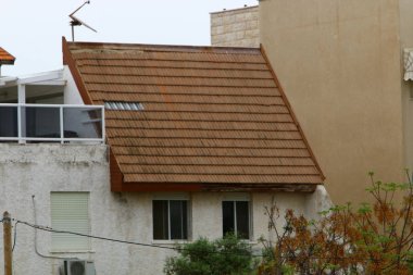 çatı - atmosferik yağış karşı korumak için hizmet vermektedir binanın üst yapısı 