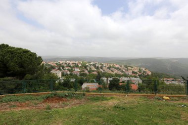 Çit - geçiş için yangın dolapları ve gates geçiş için başka bir bölgede, bir çit korumak için hizmet yapmak. 