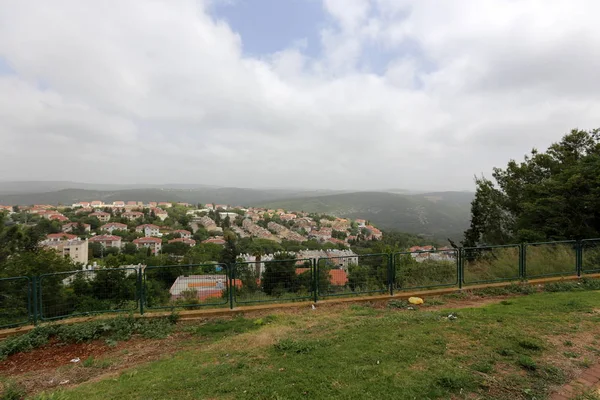 Çit - geçiş için yangın dolapları ve gates geçiş için başka bir bölgede, bir çit korumak için hizmet yapmak. 