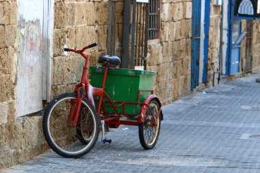 Bir tekerlek serbestçe bir tur başlıyor bir dönem eksen diskte sabit veya döner 