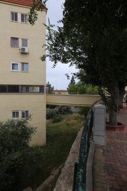 Köprü - bir engel dikilmiş bir yapay yapısı 