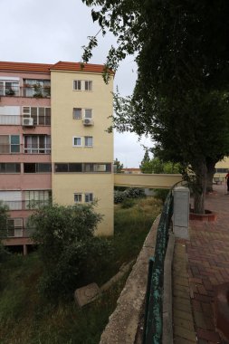 Köprü - bir engel dikilmiş bir yapay yapısı 