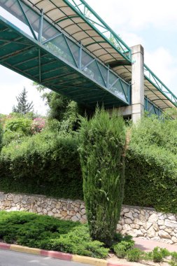 Köprü - bir engel dikilmiş bir yapay yapısı 