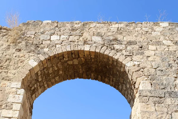 Srail Kuzeyindeki Acre Şehrindeki Antik Roma Kemerinin Kalıntıları — Stok fotoğraf