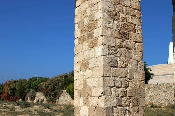 Las Ruinas Del Antiguo Acueducto Romano Ciudad Acre Norte Israel — Foto de Stock