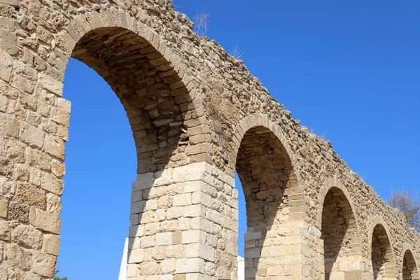 Ruiny Starożytnego Rzymskiego Akweduktu Mieście Acre Północy Izraela — Zdjęcie stockowe