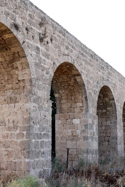 Las Ruinas Del Antiguo Acueducto Romano Ciudad Acre Norte Israel —  Fotos de Stock