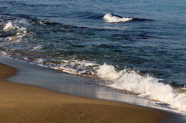 İsrail devletinin kuzeyinde Akdeniz'in ıssız kıyıları 