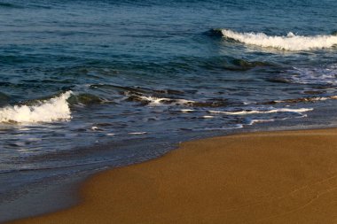 İsrail devletinin kuzeyinde Akdeniz'in ıssız kıyıları 