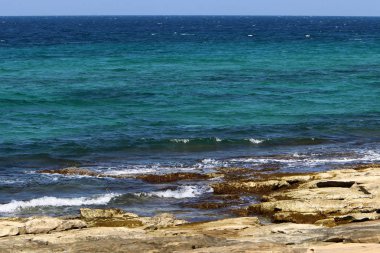 İsrail devletinin kuzeyinde Akdeniz'in ıssız kıyıları 