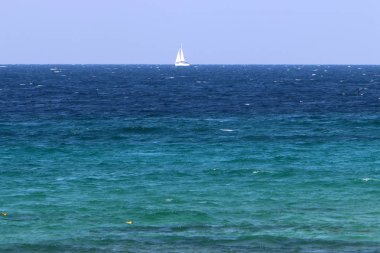 İsrail devletinin kuzeyinde Akdeniz'in ıssız kıyıları 