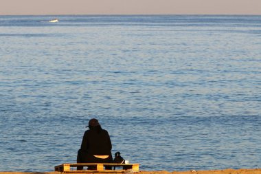 İsrail devletinin kuzeyinde Akdeniz'in ıssız kıyıları 