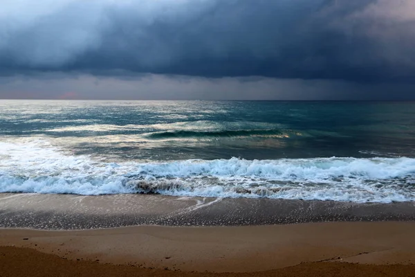 이스라엘 국가의 북쪽에있는 지중해의 황량한 — 스톡 사진