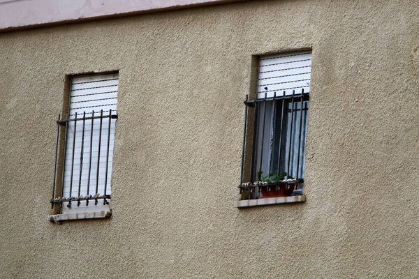 Window - an aperture in the wall, which serves for the entry of light into the room and ventilation.
