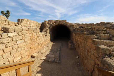 Caesarea, İsrail 'de Akdeniz kıyısında Kral Herod tarafından inşa edilmiş antik bir şehirdir. 