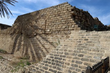Caesarea, İsrail 'de Akdeniz kıyısında Kral Herod tarafından inşa edilmiş antik bir şehirdir. 