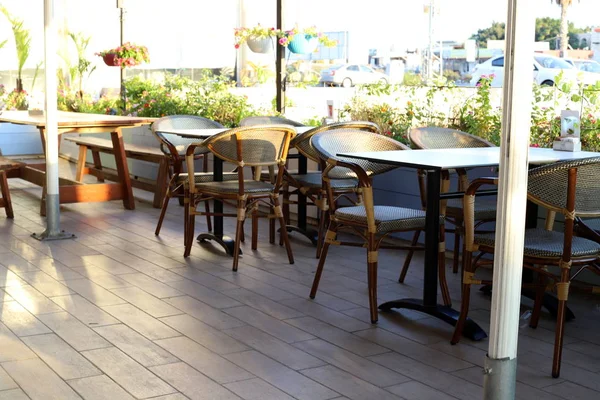 Una Silla Una Mesa Café Orillas Del Mar Mediterráneo Israel — Foto de Stock