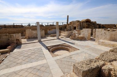 Caesarea, İsrail 'de Akdeniz kıyısında Kral Herod tarafından inşa edilmiş antik bir şehirdir.. 