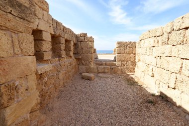 Caesarea, İsrail 'de Akdeniz kıyısında Kral Herod tarafından inşa edilmiş antik bir şehirdir.. 