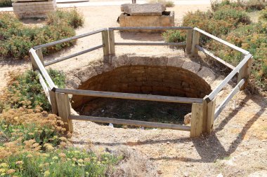 Caesarea, İsrail 'de Akdeniz kıyısında Kral Herod tarafından inşa edilmiş antik bir şehirdir.. 