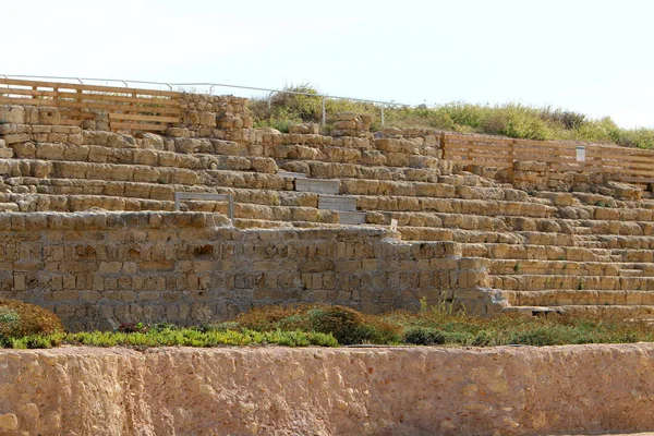 Caesarea, İsrail 'de Akdeniz kıyısında Kral Herod tarafından inşa edilmiş antik bir şehirdir.. 