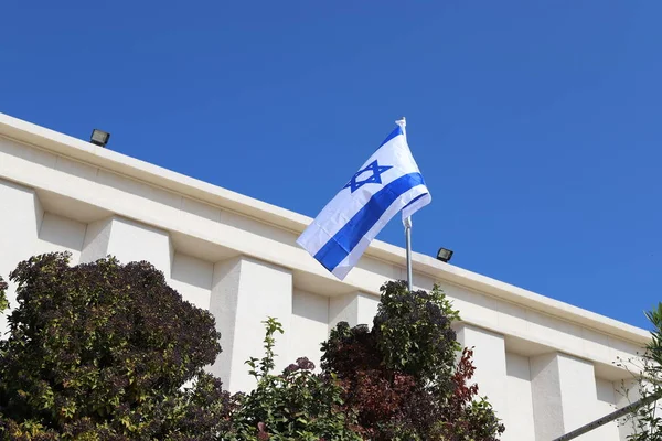 Bandera Con Una Estrella David Israel Ondeando Con Fuerte Viento — Foto de Stock