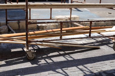 İsrail 'de tarlalarda ve şehir sokaklarında çalışma ve çalışma araçları 