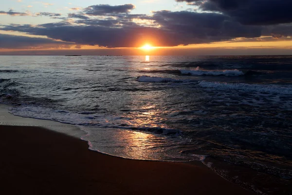 Solen Går Ned Horisonten Middelhavet Det Nordlige Israel Dagen Slutter - Stock-foto