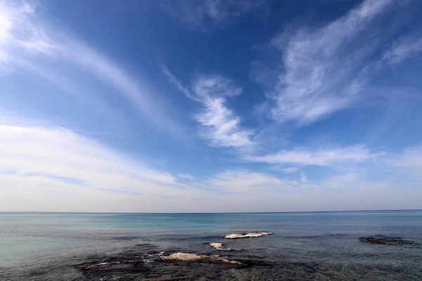イスラエル北部の地中海上空に浮かぶ雨雲 — ストック写真