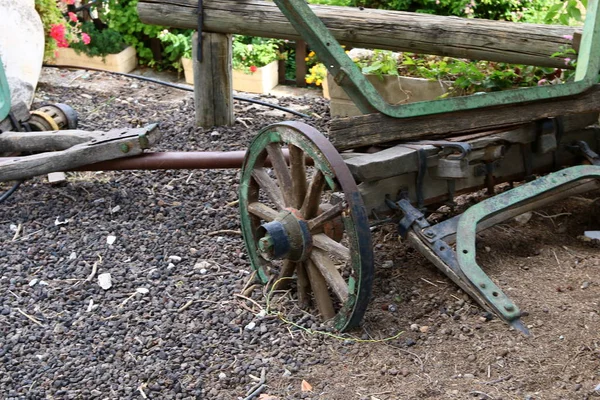 Gamla Jordbruksmaskiner Och Antika Mekanismer Och Inventarier Loppmarknad Israel — Stockfoto