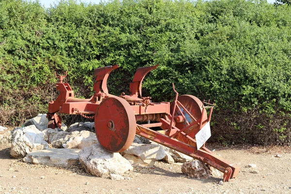 Gamla Jordbruksmaskiner Och Antika Mekanismer Och Inventarier Loppmarknad Israel — Stockfoto