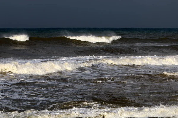 Fuerte Viento Altas Olas Mar Mediterráneo Costa Norte Del Estado —  Fotos de Stock