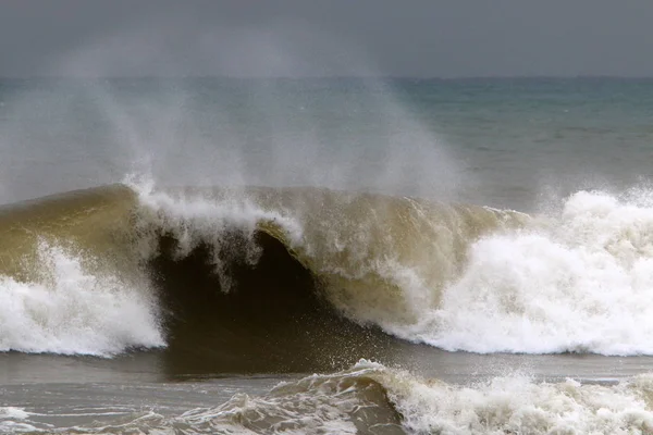 Srail Devleti Nin Kuzey Kıyısındaki Akdeniz Güçlü Rüzgar Yüksek Dalgalar — Stok fotoğraf