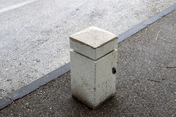 Multi Colored Concrete Figures Sidewalk Big City Israel Serve Barrier — Stock Photo, Image